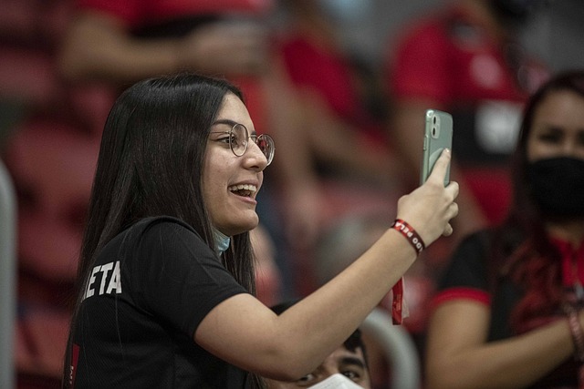 在攻防两端 在攻防两端